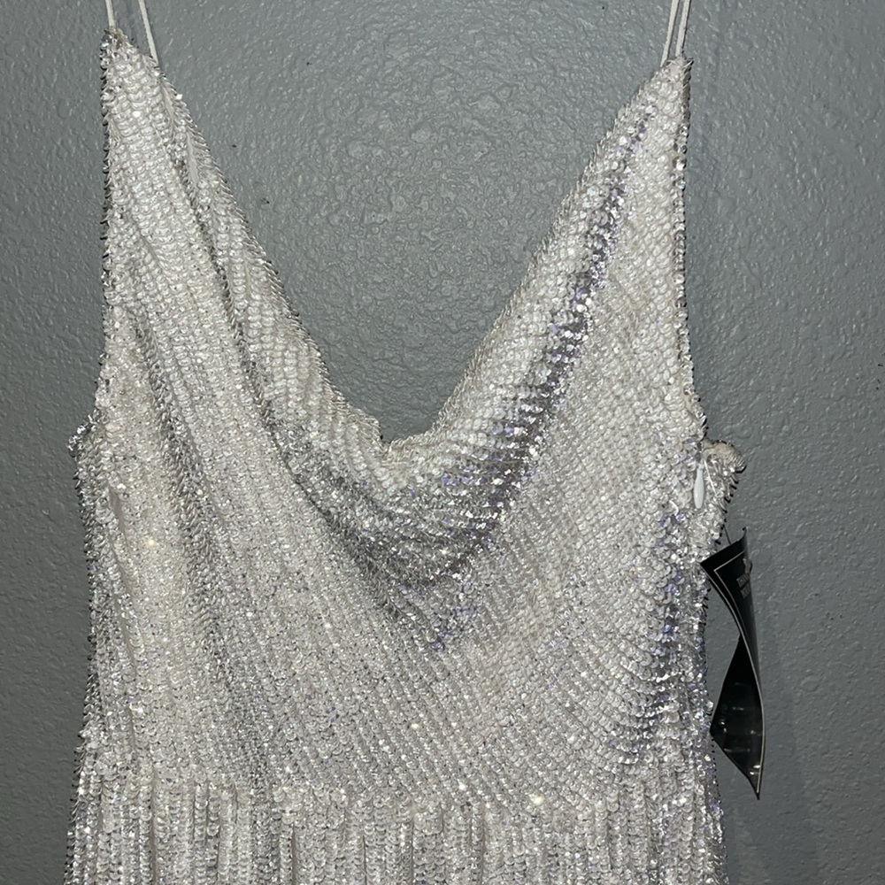 Retrofête JILL SEQUIN DRESS NWT
Size XS Color: Moonglow White - Picture 10 of 17
